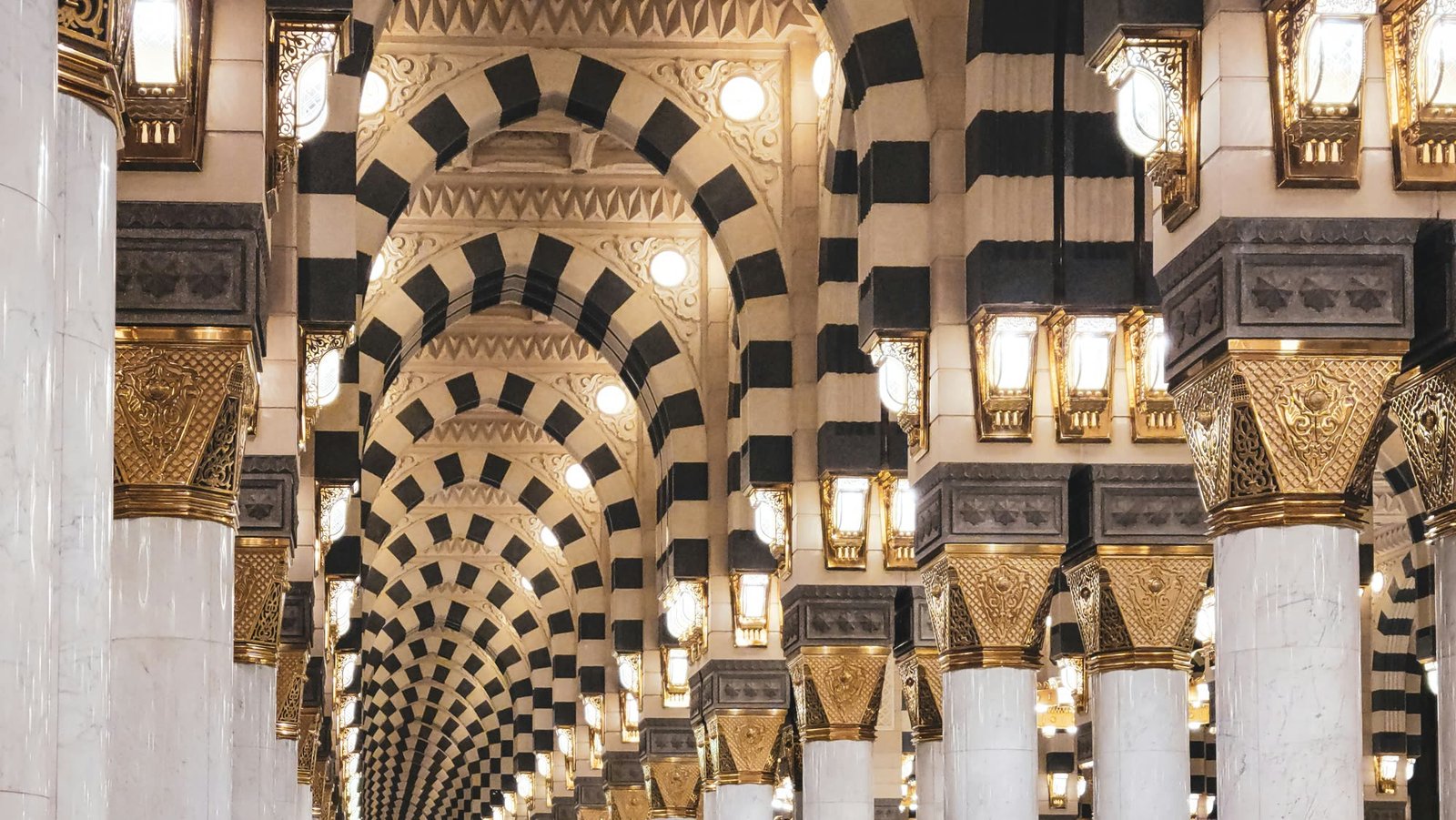 Arches inside Masjid an-Nabawi