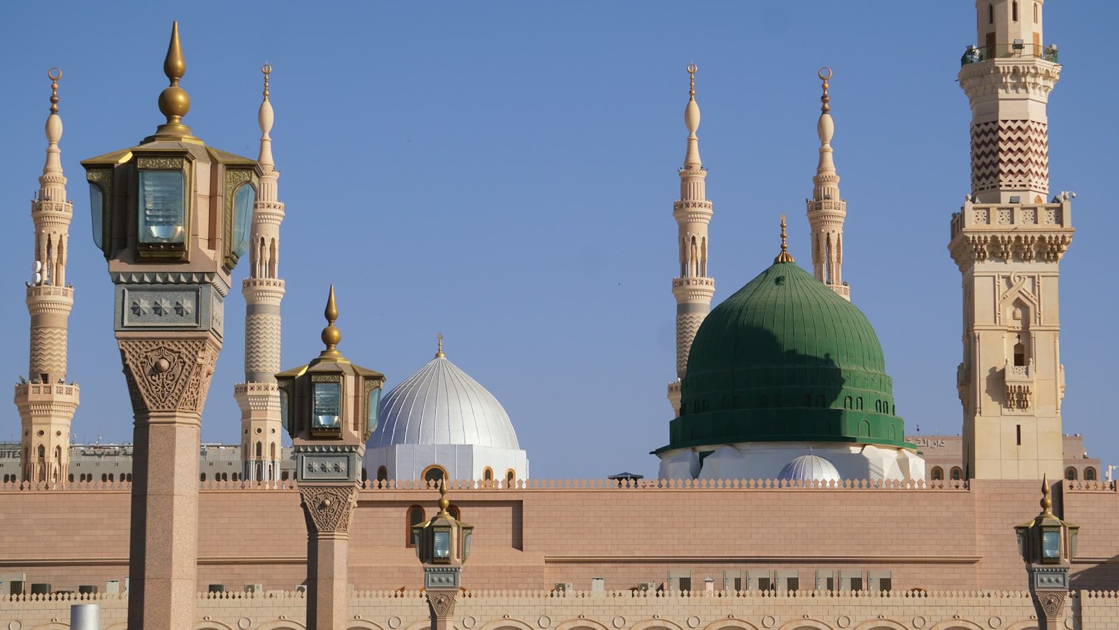The Green Dome and minarets of Masjid an-Nabawi